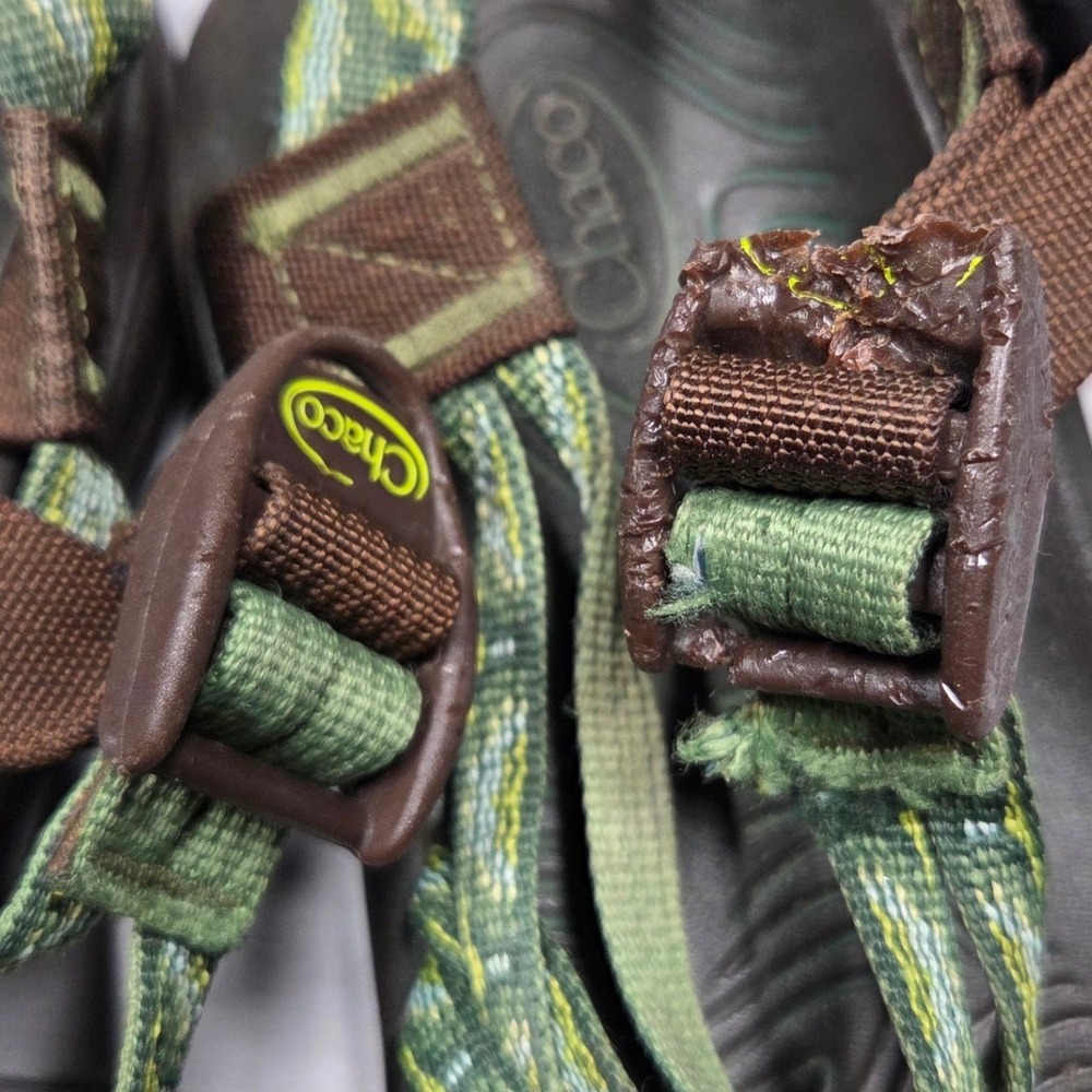 Chaco Z/Cloud 2 Sandal Toe Loop Hiking Women 7 Green Brown J106214 BROKEN BUCKLE - Picture 2 of 11